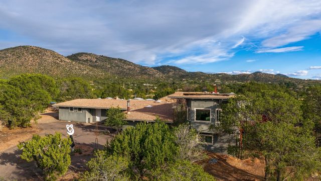 1889 Conejo Dr, Santa Fe, NM 87505