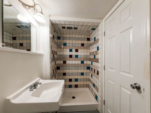 1889 Conejo Dr, Santa Fe, NM 87505