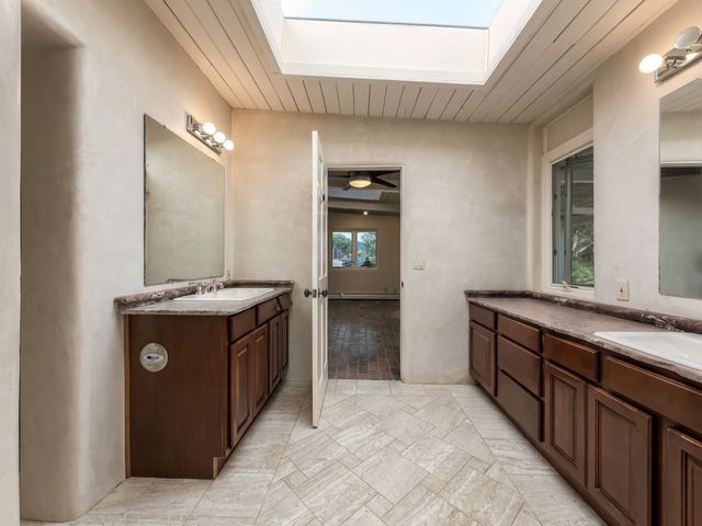 1889 Conejo Dr, Santa Fe, NM 87505