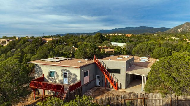 1889 Conejo Dr, Santa Fe, NM 87505