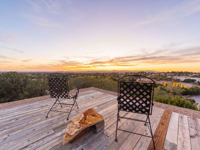 1889 Conejo Dr, Santa Fe, NM 87505