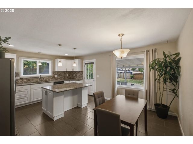 256 Gregory Ln Se, Salem, OR 97302