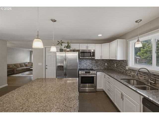 256 Gregory Ln Se, Salem, OR 97302