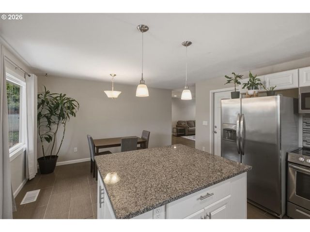 256 Gregory Ln Se, Salem, OR 97302