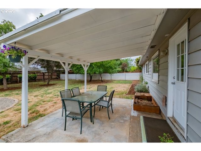 256 Gregory Ln Se, Salem, OR 97302