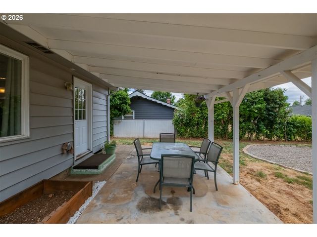 256 Gregory Ln Se, Salem, OR 97302