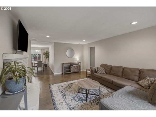 256 Gregory Ln Se, Salem, OR 97302