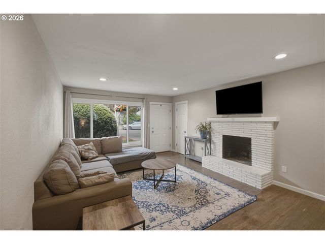 256 Gregory Ln Se, Salem, OR 97302