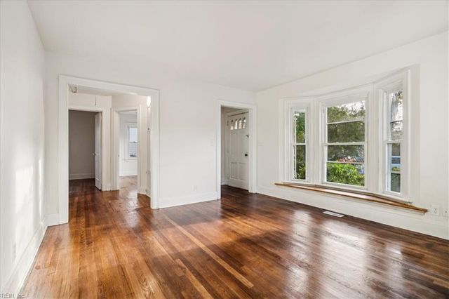 8909 Stratford St ST, Norfolk, VA 23503