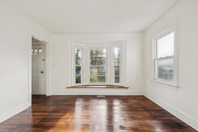 8909 Stratford St ST, Norfolk, VA 23503