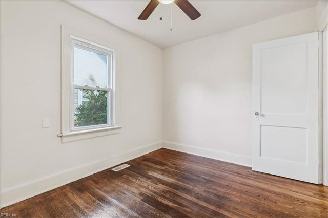 8909 Stratford St ST, Norfolk, VA 23503