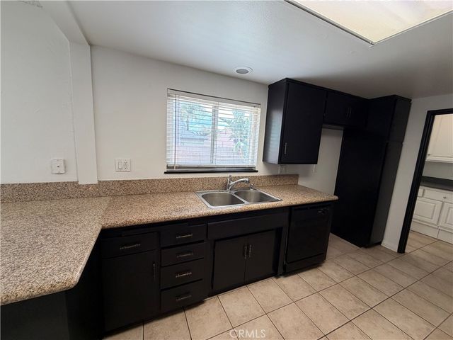 5221 Dresden Place, Riverside, CA 92505