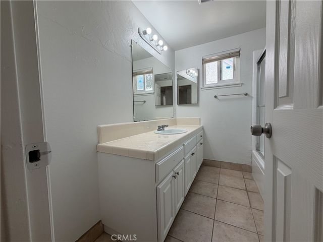 5221 Dresden Place, Riverside, CA 92505