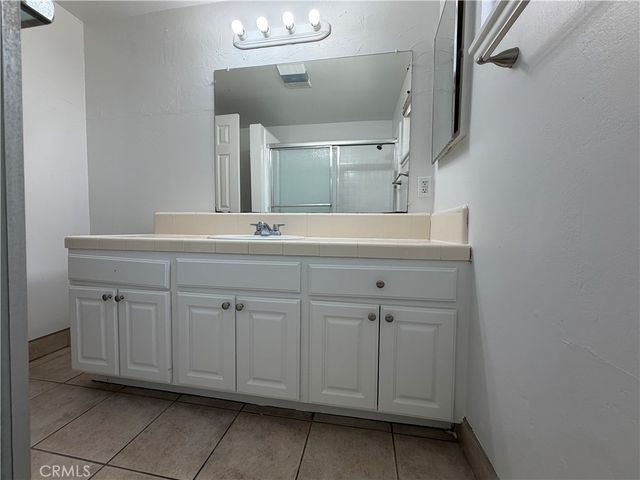 5221 Dresden Place, Riverside, CA 92505