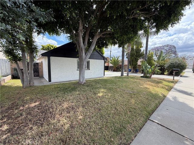 5221 Dresden Place, Riverside, CA 92505