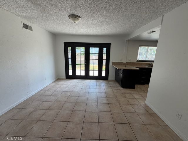 5221 Dresden Place, Riverside, CA 92505