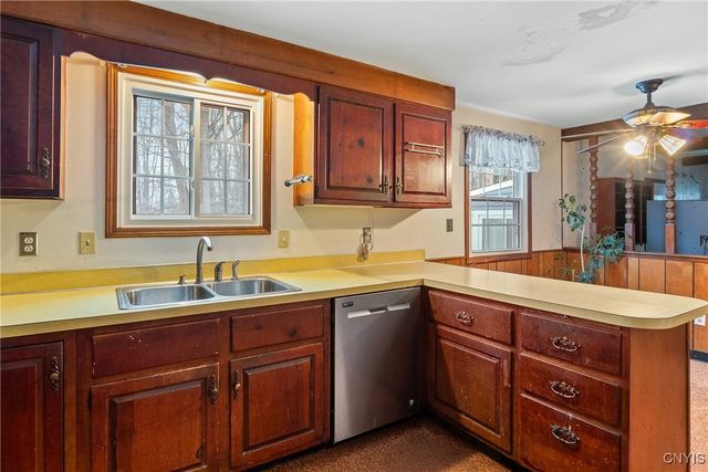 4128 Silverado Drive, Clay, NY 13090