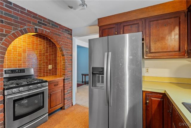 4128 Silverado Drive, Clay, NY 13090