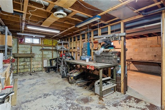 4128 Silverado Drive, Clay, NY 13090