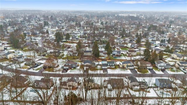 4128 Silverado Drive, Clay, NY 13090