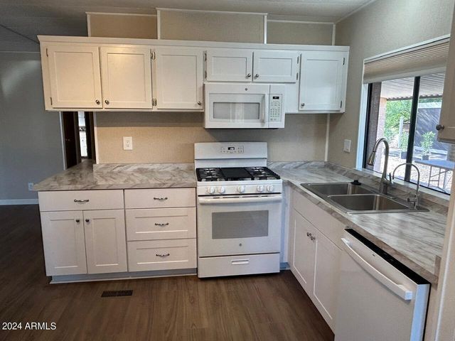 9022 E Citrus Lane, Sun Lakes, AZ 85248