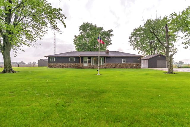 2204 S Meridian Road, Morocco, IN 47963
