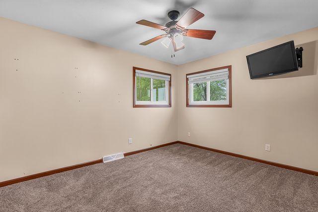 2204 S Meridian Road, Morocco, IN 47963