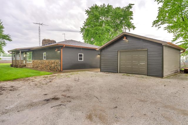 2204 S Meridian Road, Morocco, IN 47963