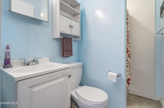 11474 Gladstone Avenue, Sylmar, CA 91342