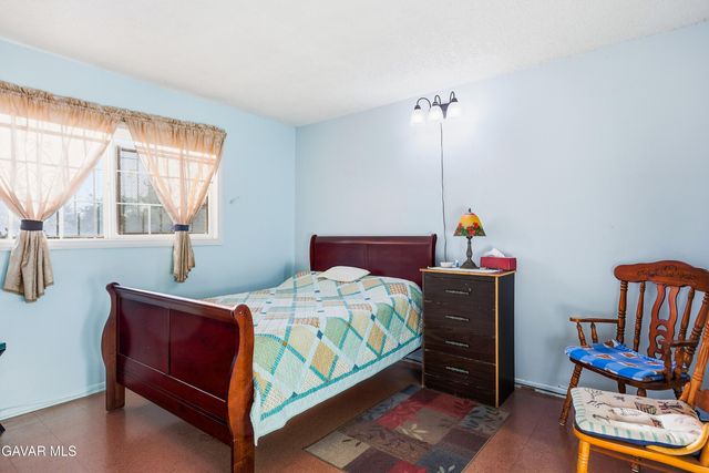 11474 Gladstone Avenue, Sylmar, CA 91342