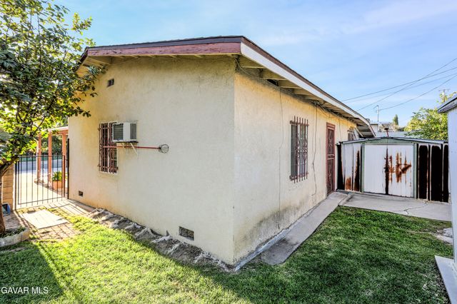 11474 Gladstone Avenue, Sylmar, CA 91342