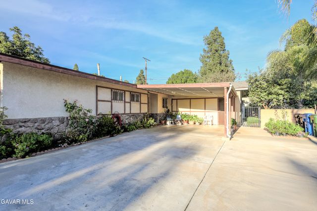 11474 Gladstone Avenue, Sylmar, CA 91342