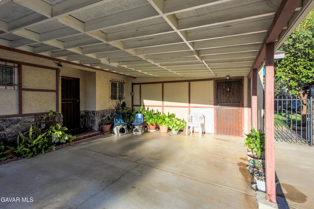 11474 Gladstone Avenue, Sylmar, CA 91342