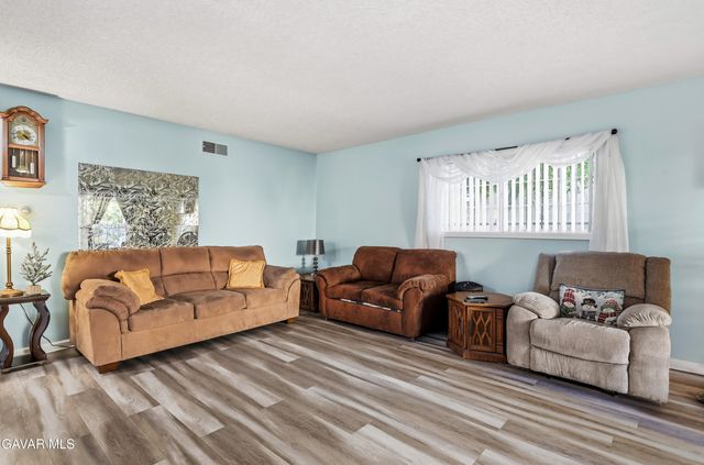 11474 Gladstone Avenue, Sylmar, CA 91342