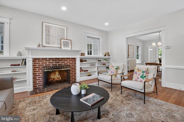 3933 LIVINGSTON ST NW, Washington, DC 20015