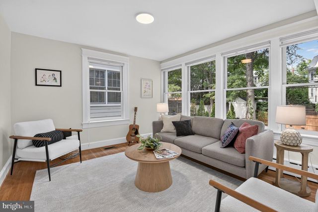 3933 LIVINGSTON ST NW, Washington, DC 20015