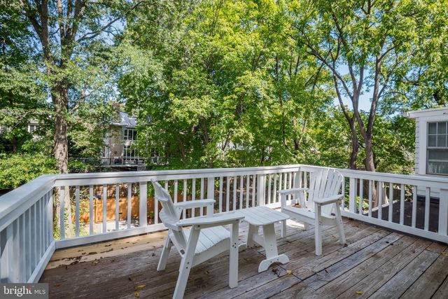 3933 LIVINGSTON ST NW, Washington, DC 20015