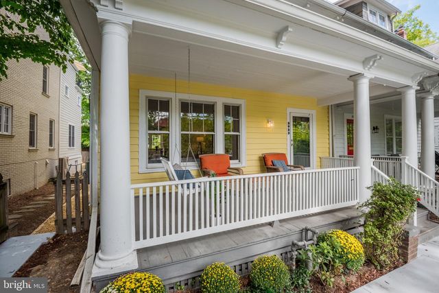 3933 LIVINGSTON ST NW, Washington, DC 20015