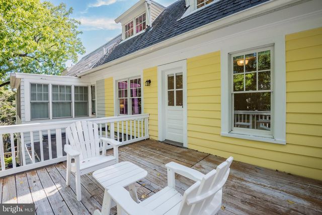 3933 LIVINGSTON ST NW, Washington, DC 20015