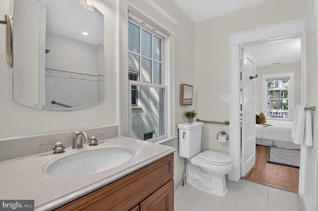 3933 LIVINGSTON ST NW, Washington, DC 20015