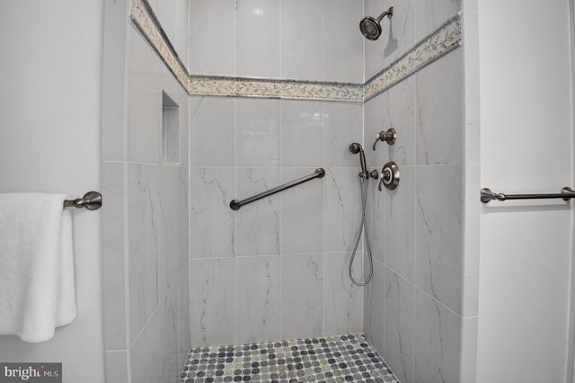 3933 LIVINGSTON ST NW, Washington, DC 20015