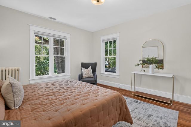 3933 LIVINGSTON ST NW, Washington, DC 20015