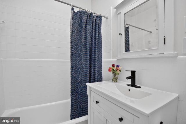 3933 LIVINGSTON ST NW, Washington, DC 20015