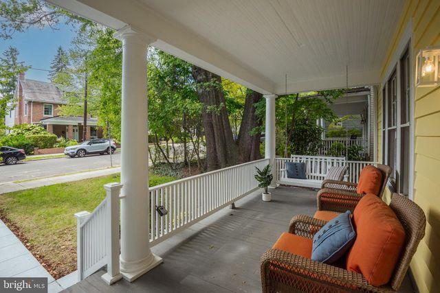 3933 LIVINGSTON ST NW, Washington, DC 20015