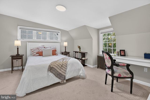 3933 LIVINGSTON ST NW, Washington, DC 20015