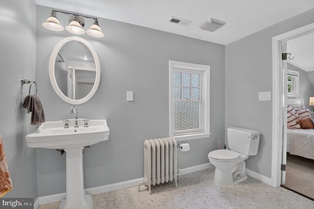 3933 LIVINGSTON ST NW, Washington, DC 20015