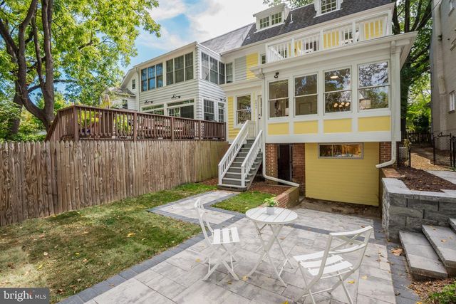 3933 LIVINGSTON ST NW, Washington, DC 20015
