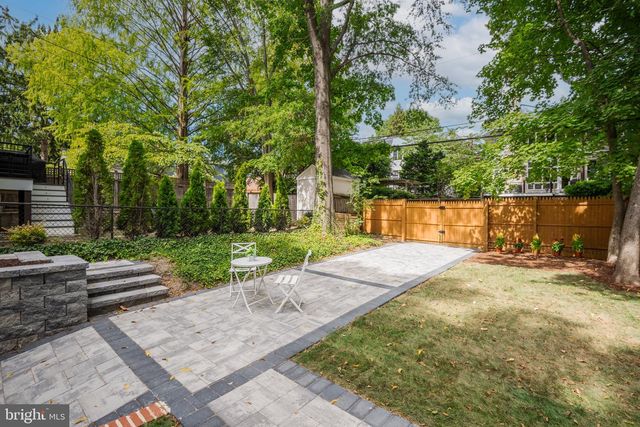 3933 LIVINGSTON ST NW, Washington, DC 20015
