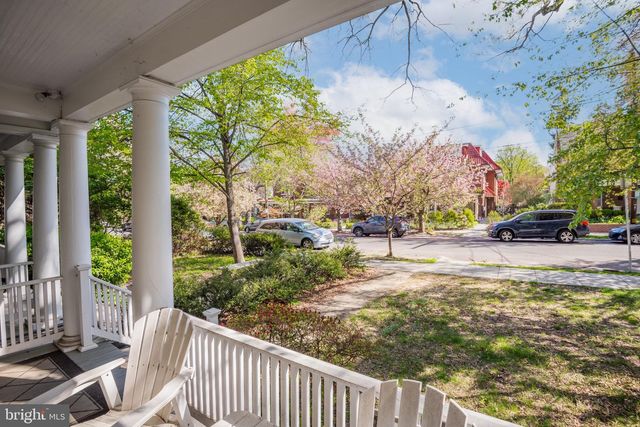 3933 LIVINGSTON ST NW, Washington, DC 20015