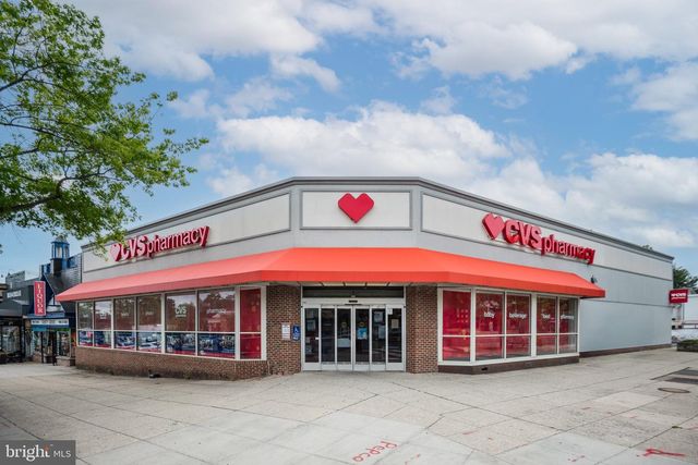 3933 LIVINGSTON ST NW, Washington, DC 20015